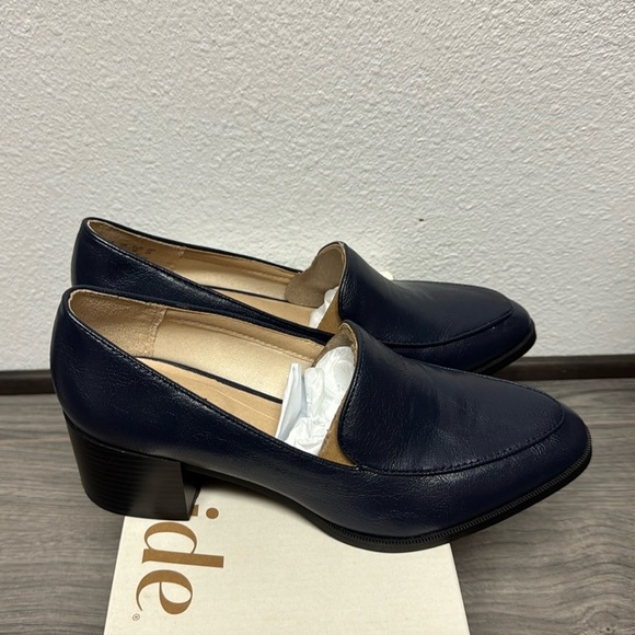 LIFESTRIDE Women's Devyn Slip On Block Heel Loafers (WIDE) - Picture 10 of 10